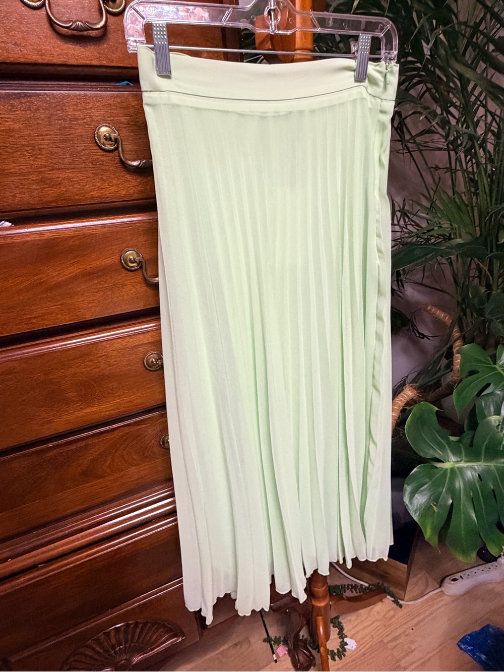 Zara Light Green Pleated Chiffon Maxi Skirt - Women